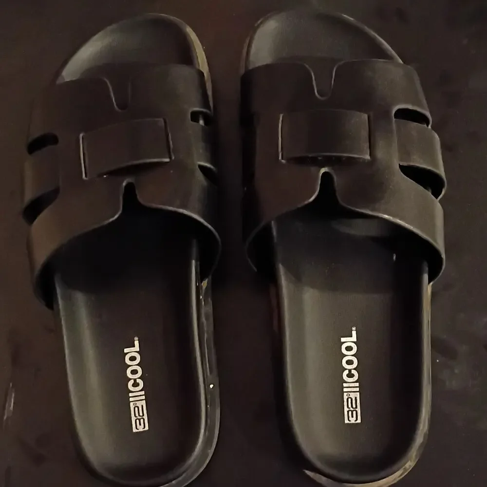 Cool Men's Black Faux Leather Slide Sandals Slip-On Logo Accent US 9 No Box